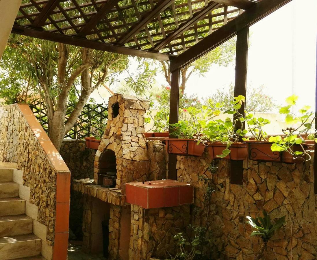 Villa Bilocale Il Geraneo Villasimius Exterior foto